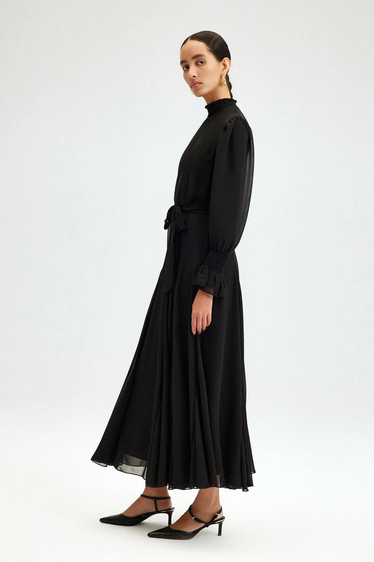 Touché Privé  CHIFFONKLEID MIT STILKRAGEN