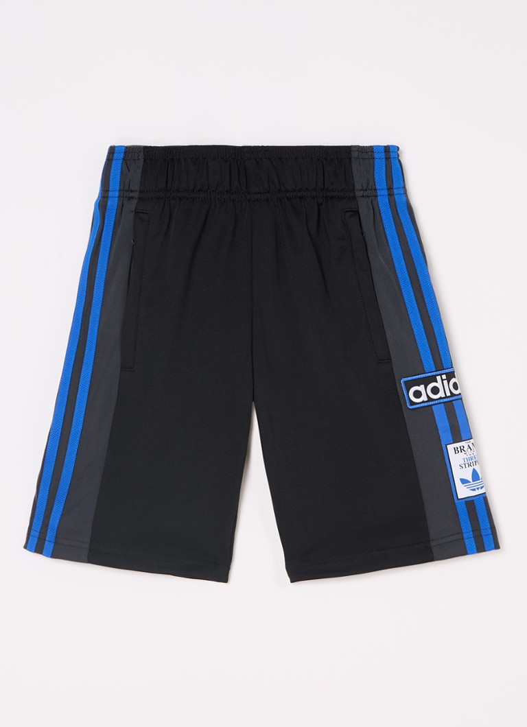 Adidas Straight fit -lyhyet verryttelyhousut, joissa on logobrodeeraus