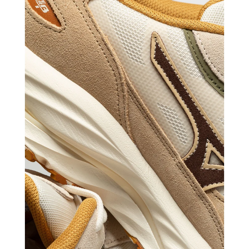 Mizuno Wave Rider BETA D1GA330902 / braun