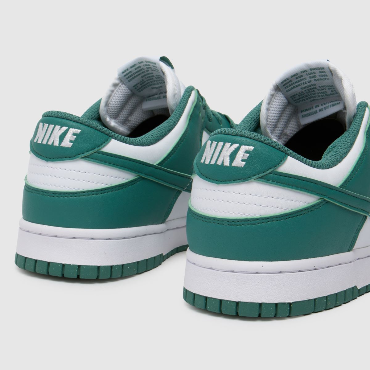 Nike Dunk Low-sneakers i vitt och grönt