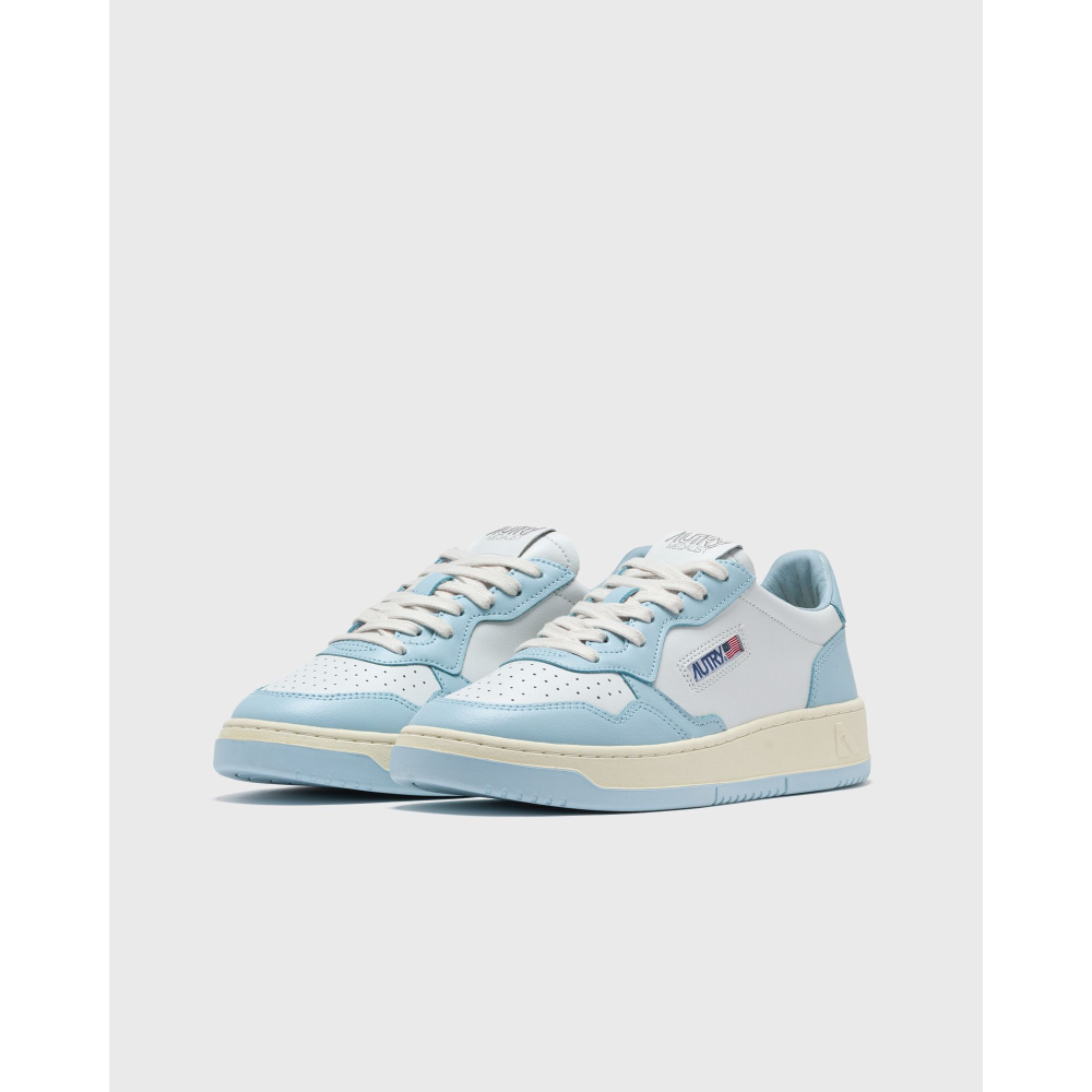 Autry WMNS Medalist LOW AULWWB40 / weiss