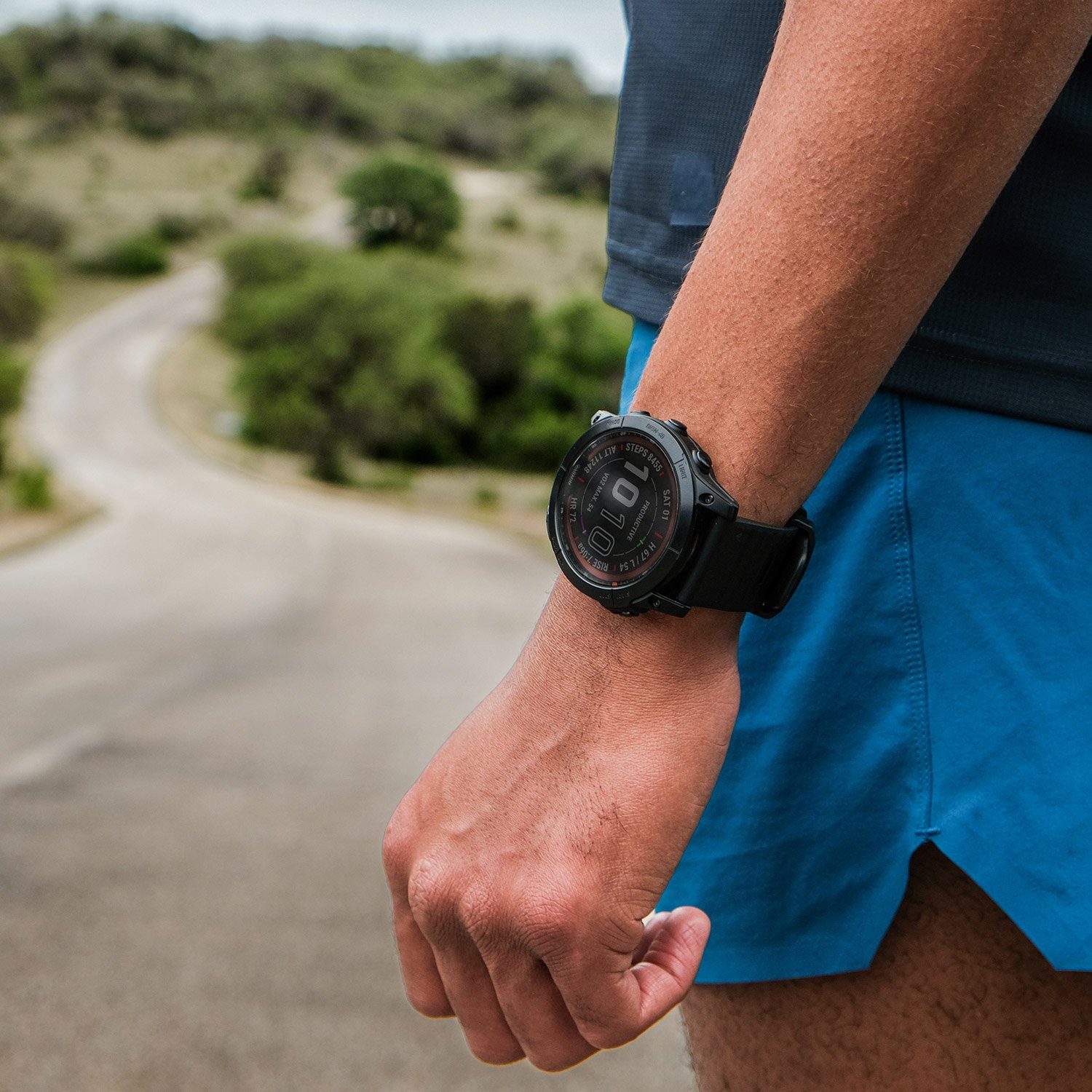 Garmin fenix 7 Saphir Solar Titan Schwarz/Grau Fitnessuhr (3.3 cm/1.3 Zoll, Proprietär), 1-tlg.