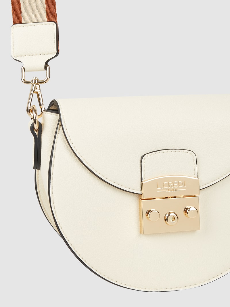 Umhängetasche in Leder-Optik in offwhite