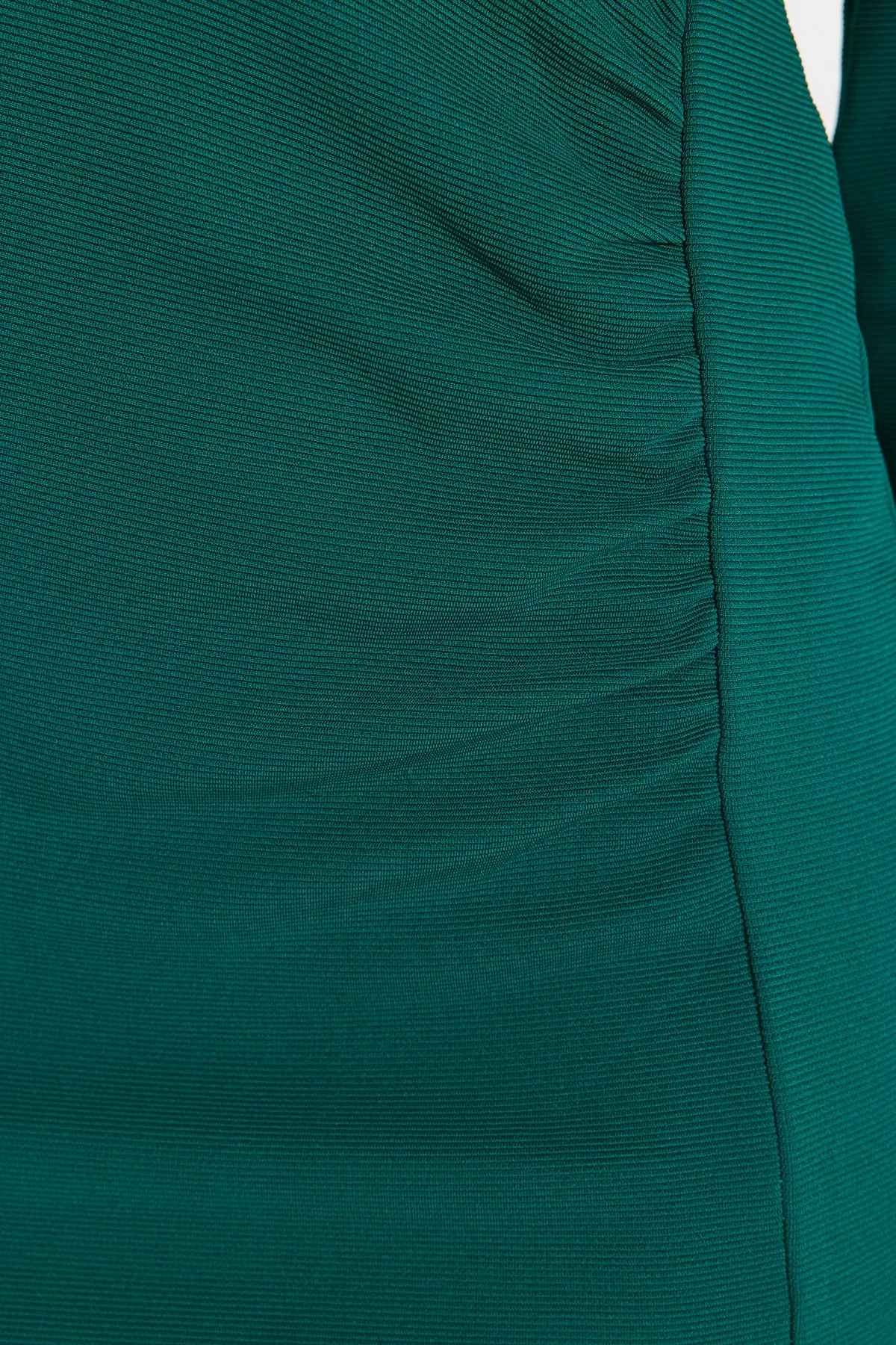 Trendyol Collection  Smaragdgrünes, osmanisches Raffungskleid mit detailliertem, tailliertem, flexiblem Strickkleid mit Minischlitz TWOAW24EL00226