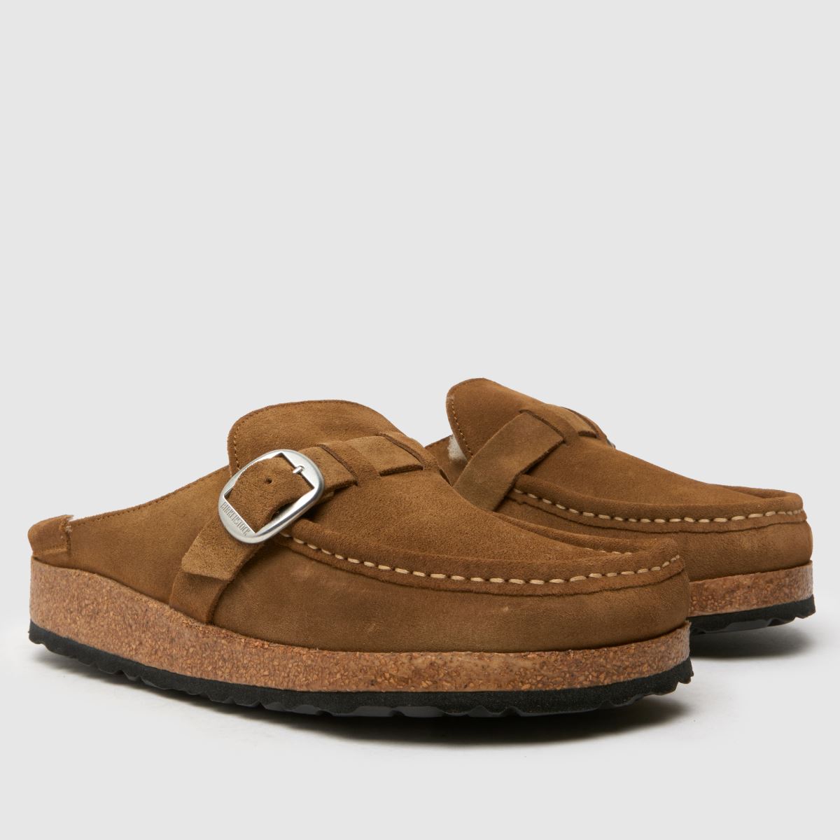 BIRKENSTOCK csatos báránybőr klumpa szandál barna színben