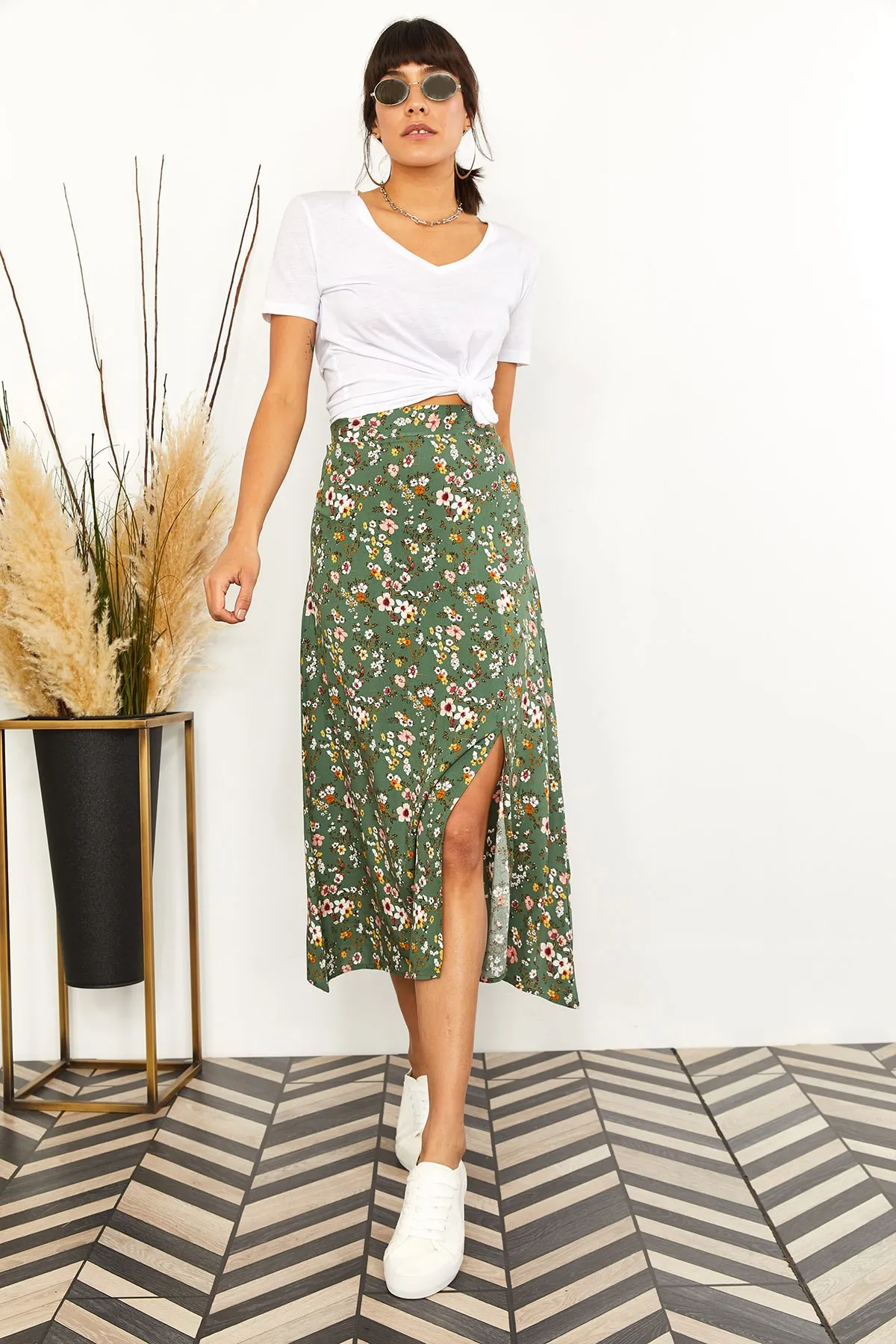 Olalook  Grüner Viskoserock mit Blumenmuster und seitlichem Schlitz für Damen ETK-19000152