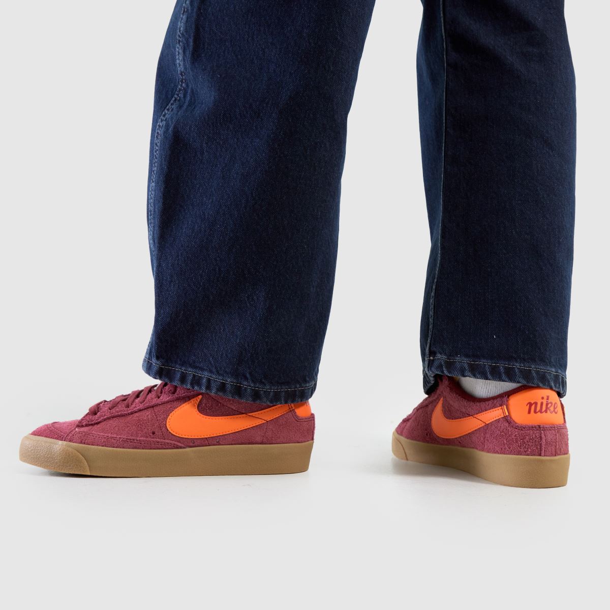 Nike Blazer Low 77 – Vinröda vintage-sneakers