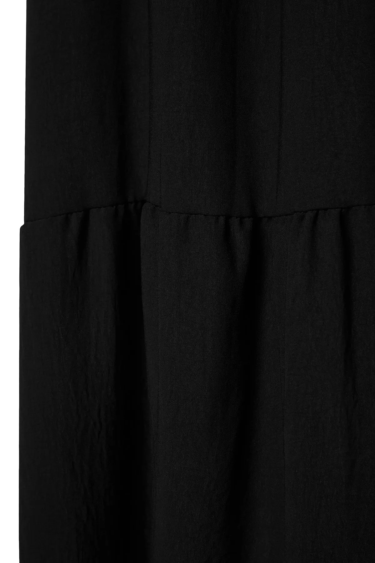 Trendyol Curve  Schwarzes gewebtes Kleid mit Schwungrad-Details TBBSS22EL1593
