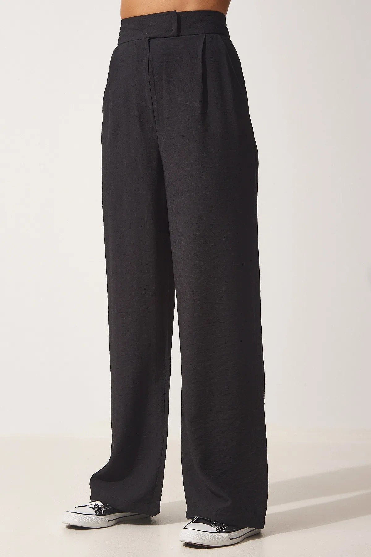 Happiness İstanbul  Schwarze lose Leinenhose mit Klettverschluss für Damen BV00074