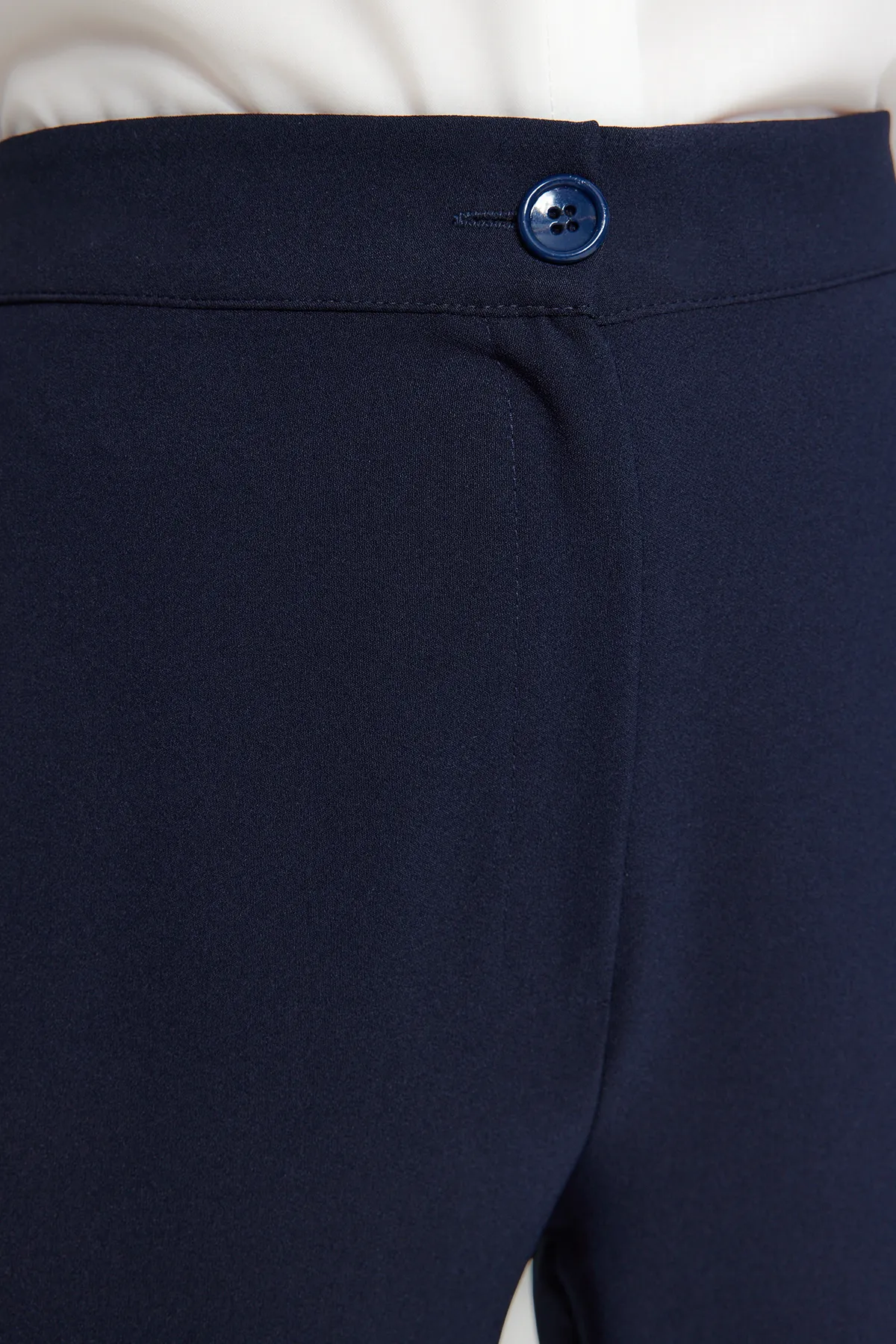 Trendyol Collection  Marineblaue Schlaghose aus Webstoff TOFAW19BB0581