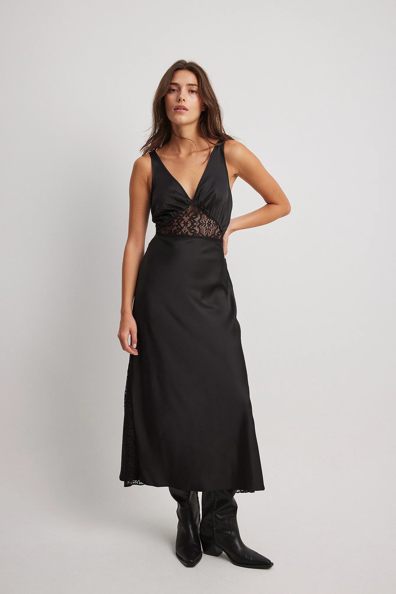 Kleid mit Spitzendetails