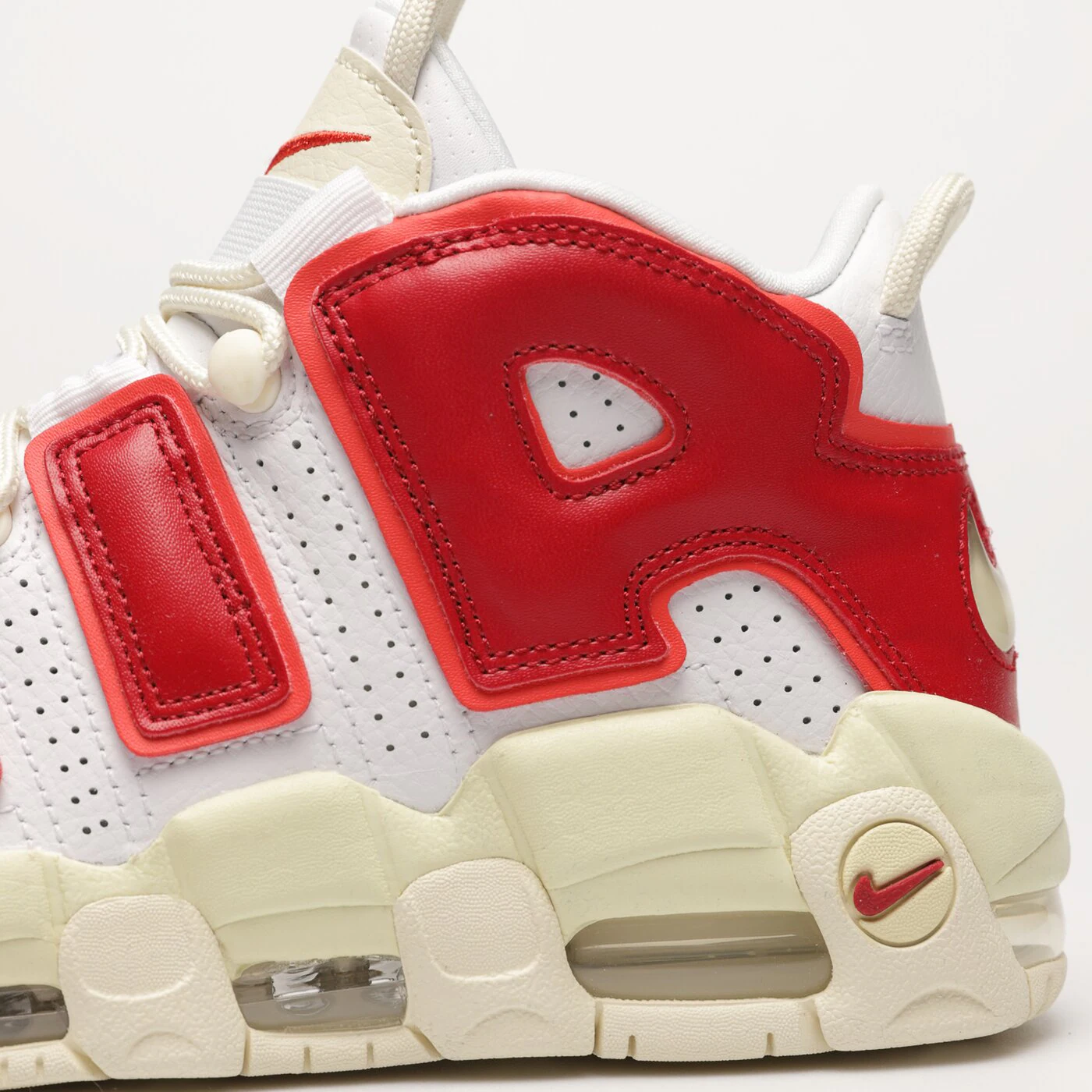 WMNS NIKE AIR MORE UPTEMPO Weiß