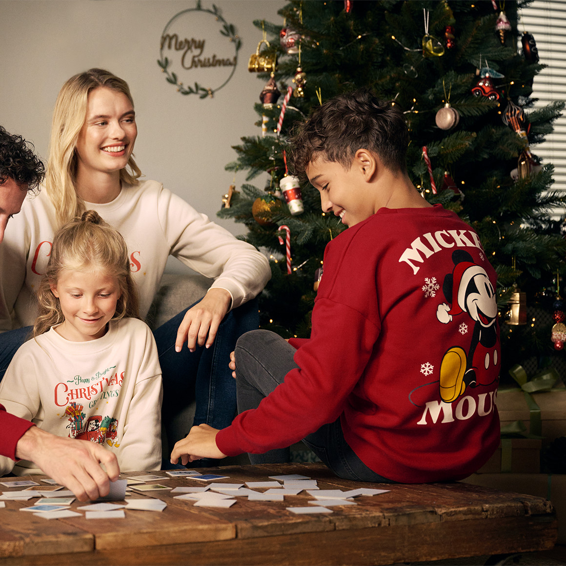 Micky Maus Weihnachtssweatshirt mit Print dunkelrot