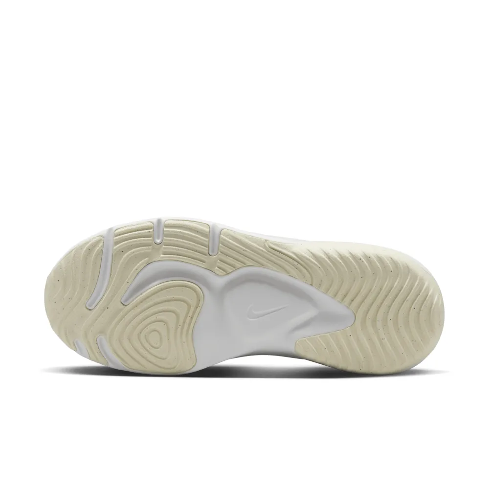 Nike Legend Essential 3 NN Premium Workout FJ1565-001 / grün