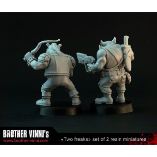 Two Freaks (2 models) (28 mm)