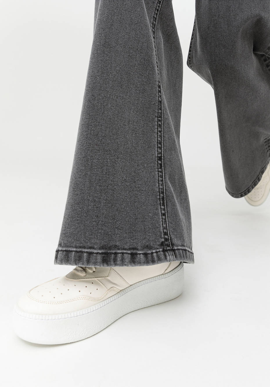 Jeans ALVA Mid Rise Wide Leg aus Bio-Denim