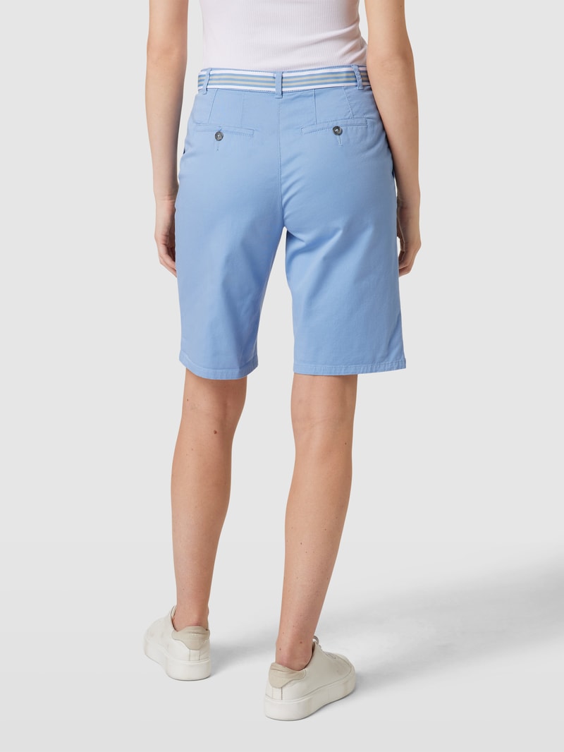 Chino-Shorts mit Leistentasche in himmelblau