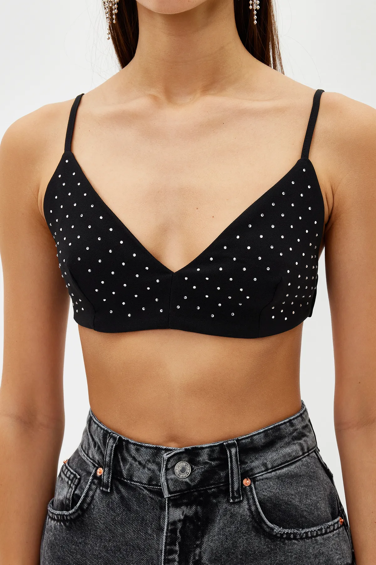 Trendyol Collection  Schwarzes, bauchfreies, gewebtes Bustier mit glänzendem Stein TPRSS24BS00002