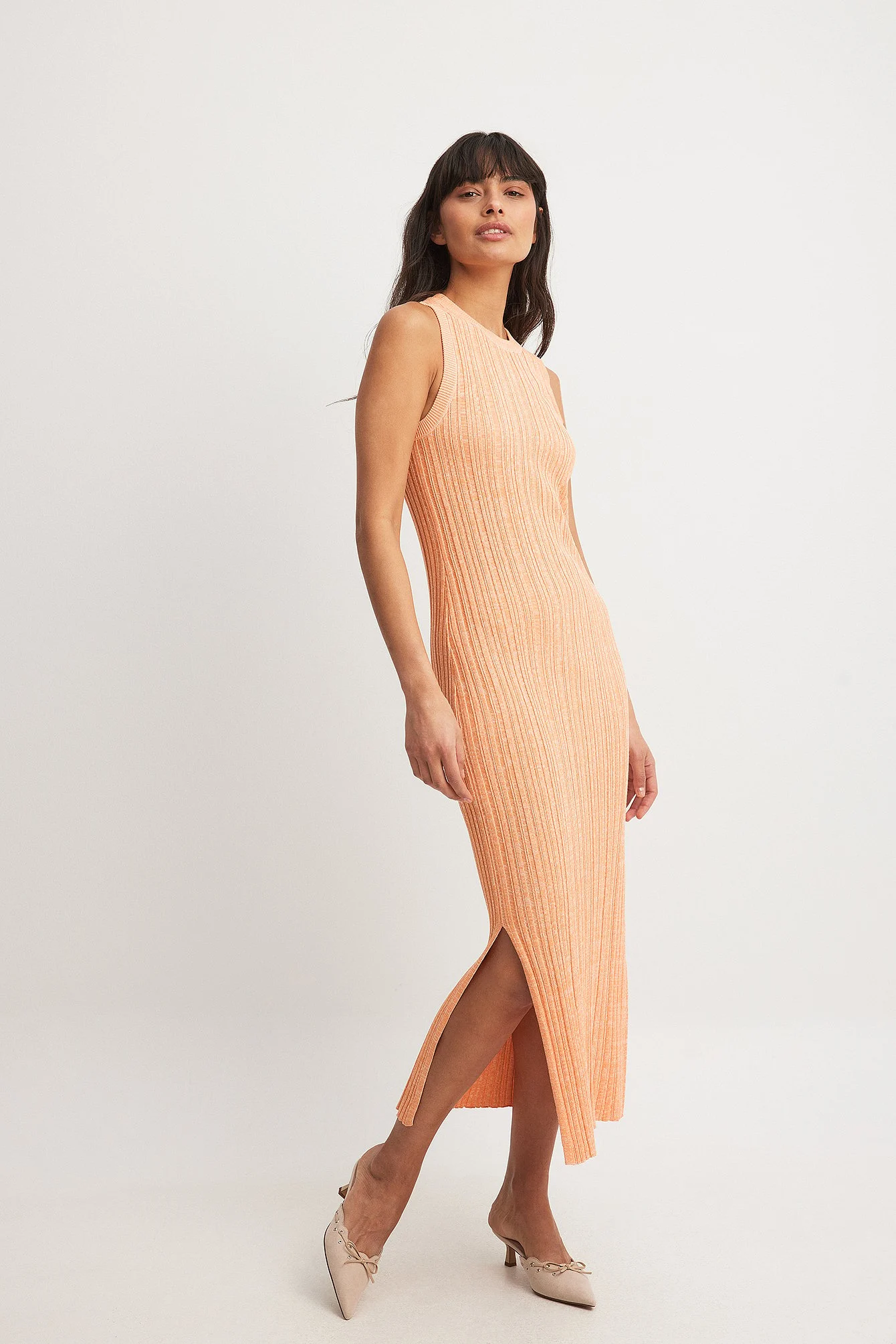 Ärmelloses Midikleid aus Rippenstrick