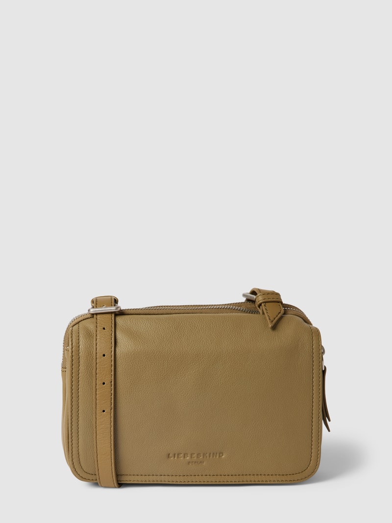 Crossbody Bag mit Label-Detail in schlamm