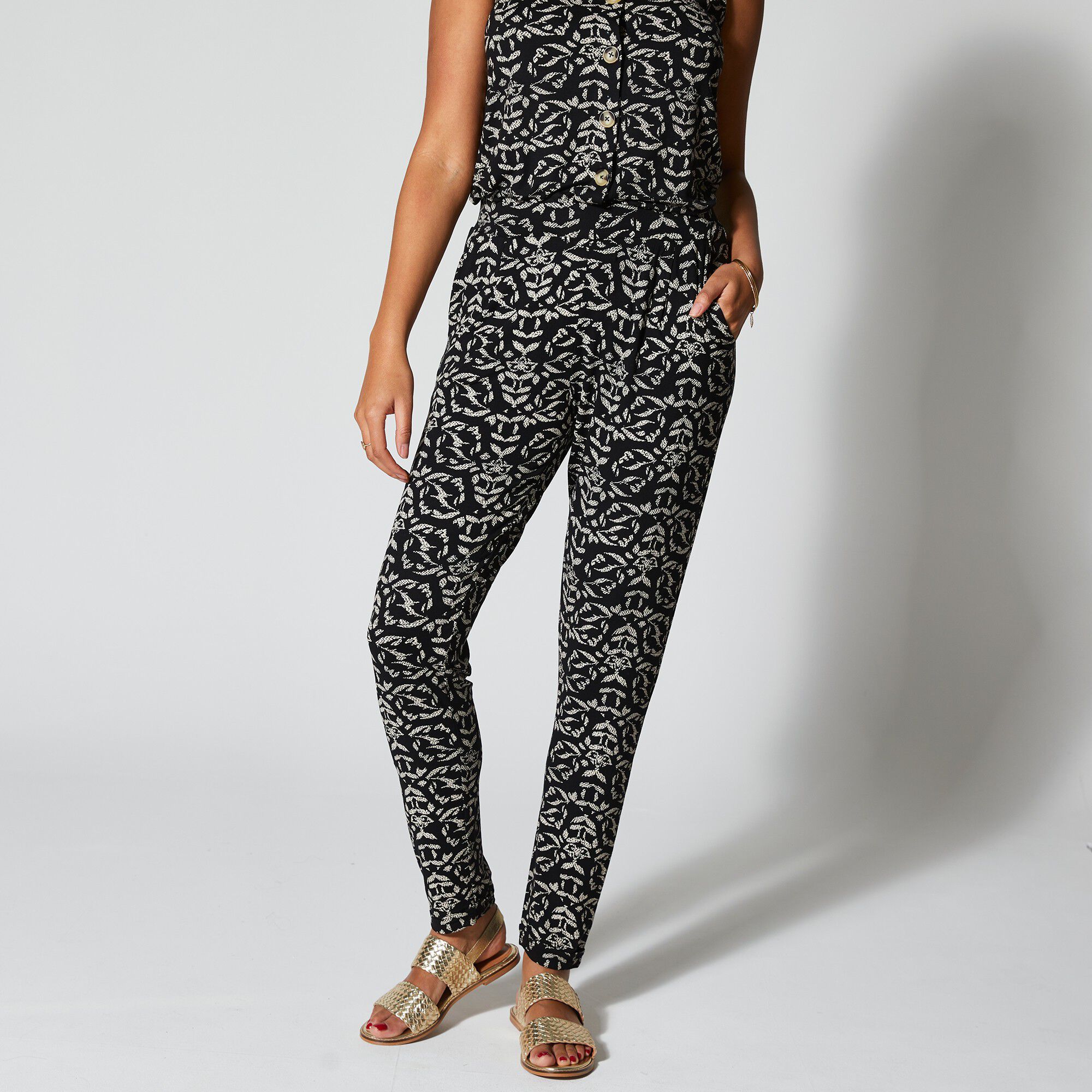 Pantalon fuselé taille élastiquée maille fluide imprimée
