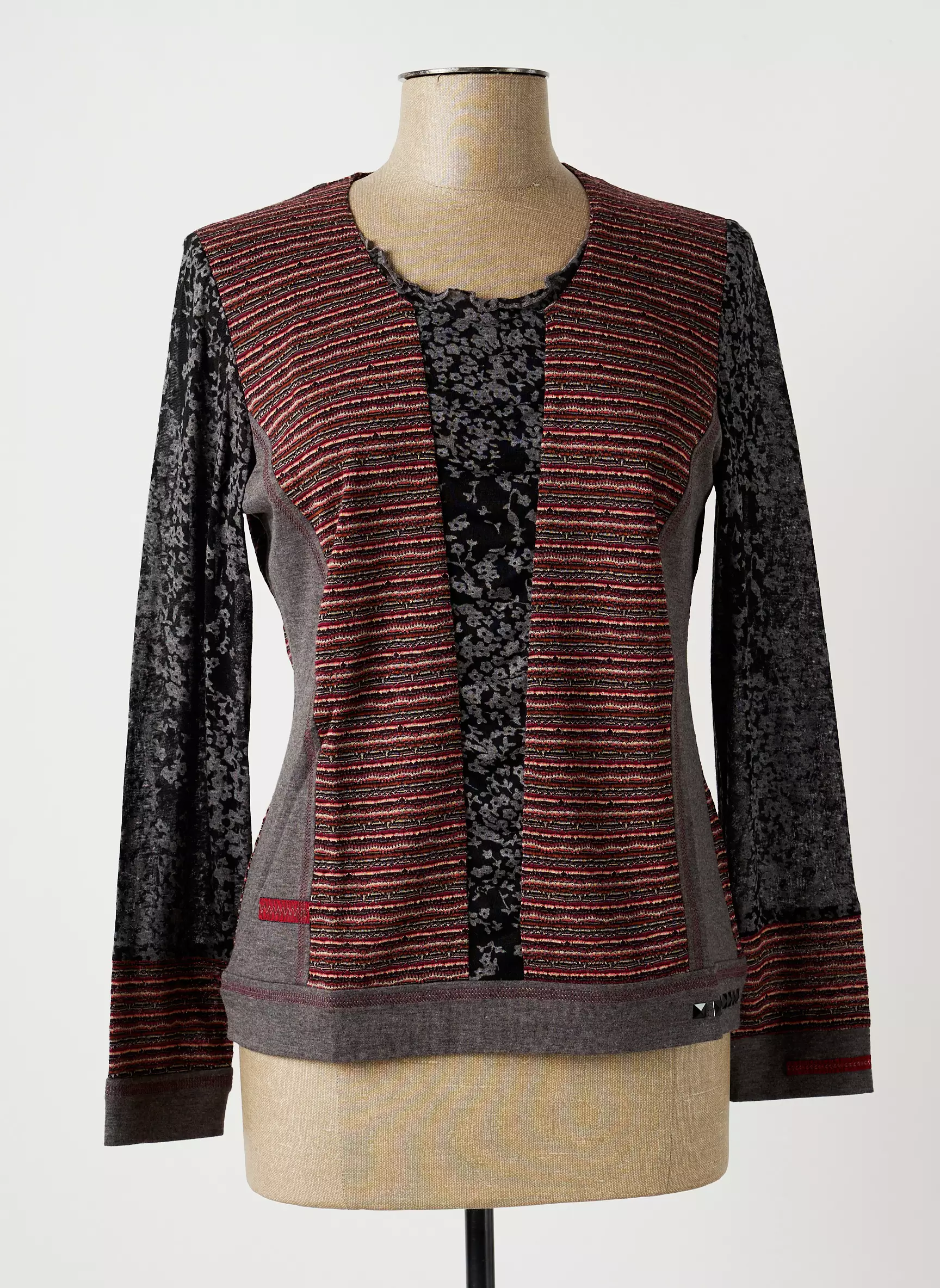 Guy Dubouis Tshirts Femme couleur gris