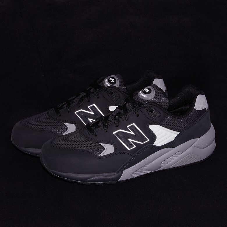 New Balance MT580MDB black