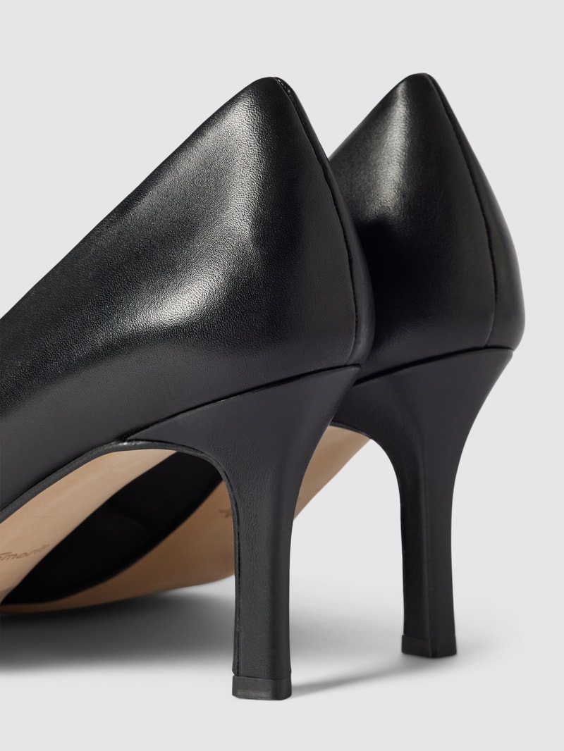 Pumps mit hohem Absatz in schwarz