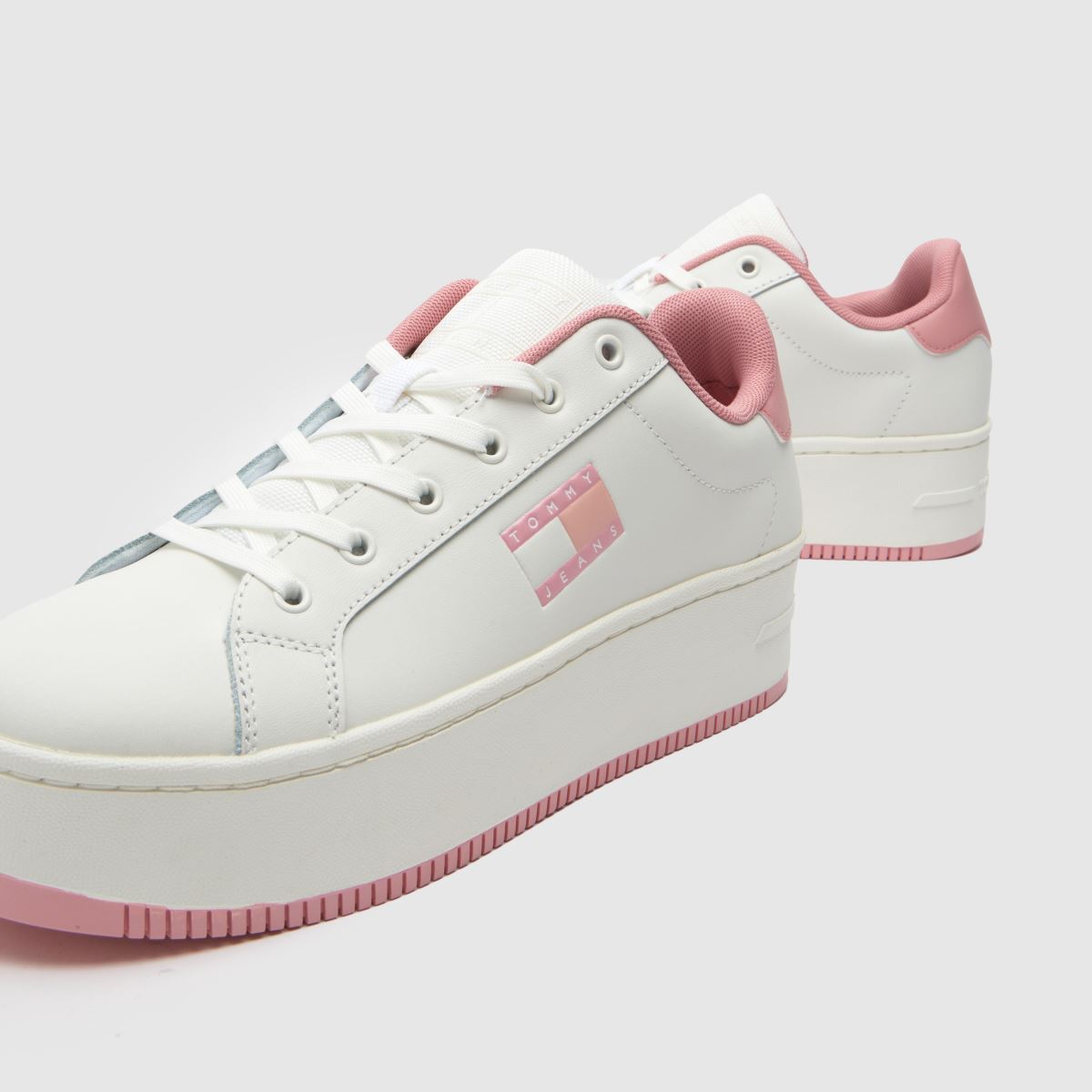 Tommy Jeans – Vita och rosa plattformsneakers