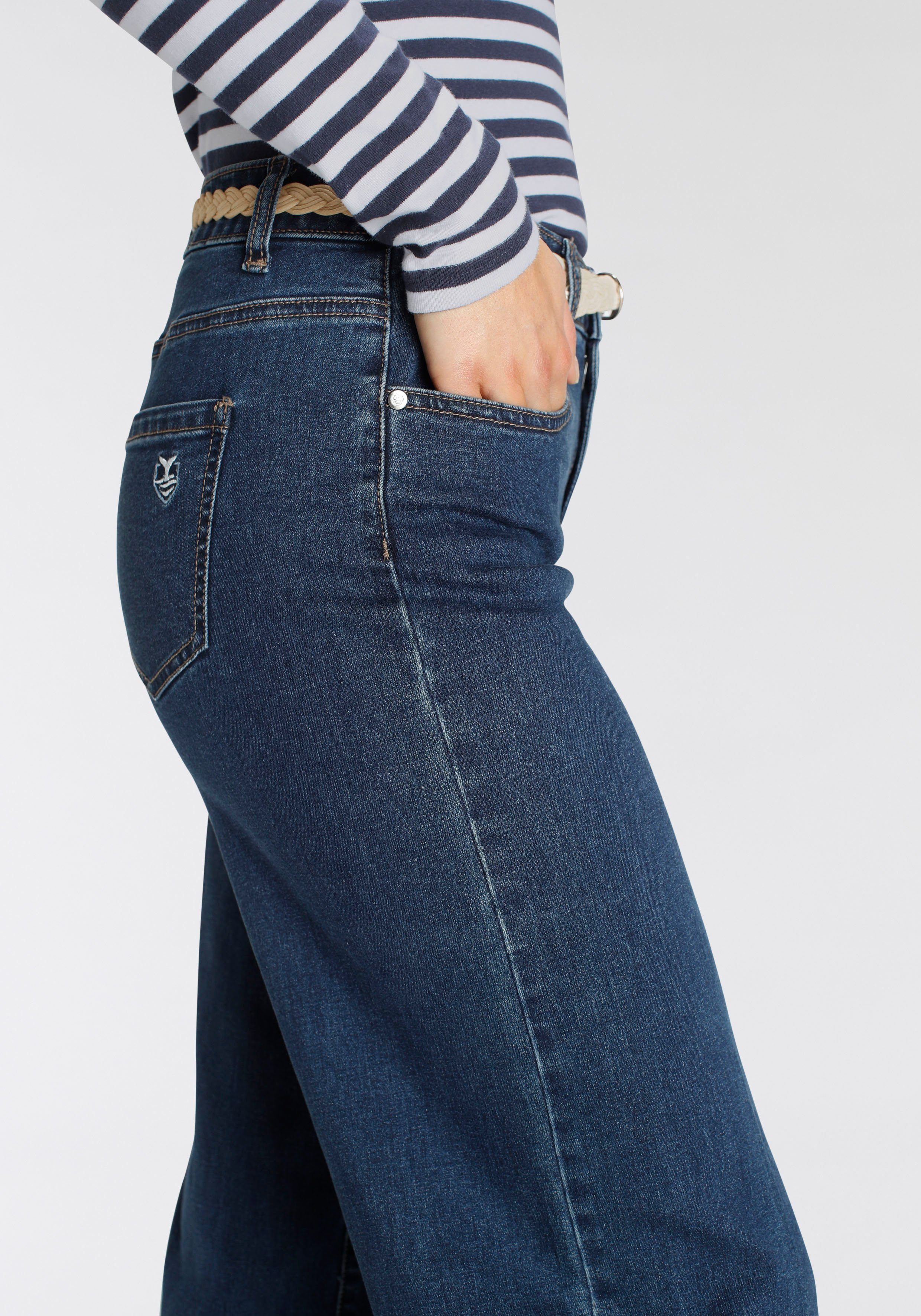 DELMAO Weite Jeans (Set, 2-tlg., mit Gürtel) mit modischem Flechtgürtel ---NEUE MARKE!