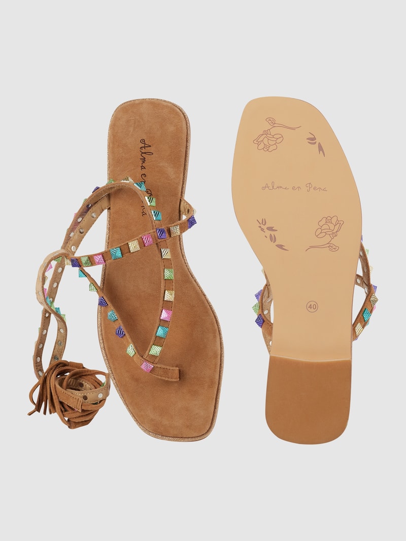 Sandalen aus Leder in camel