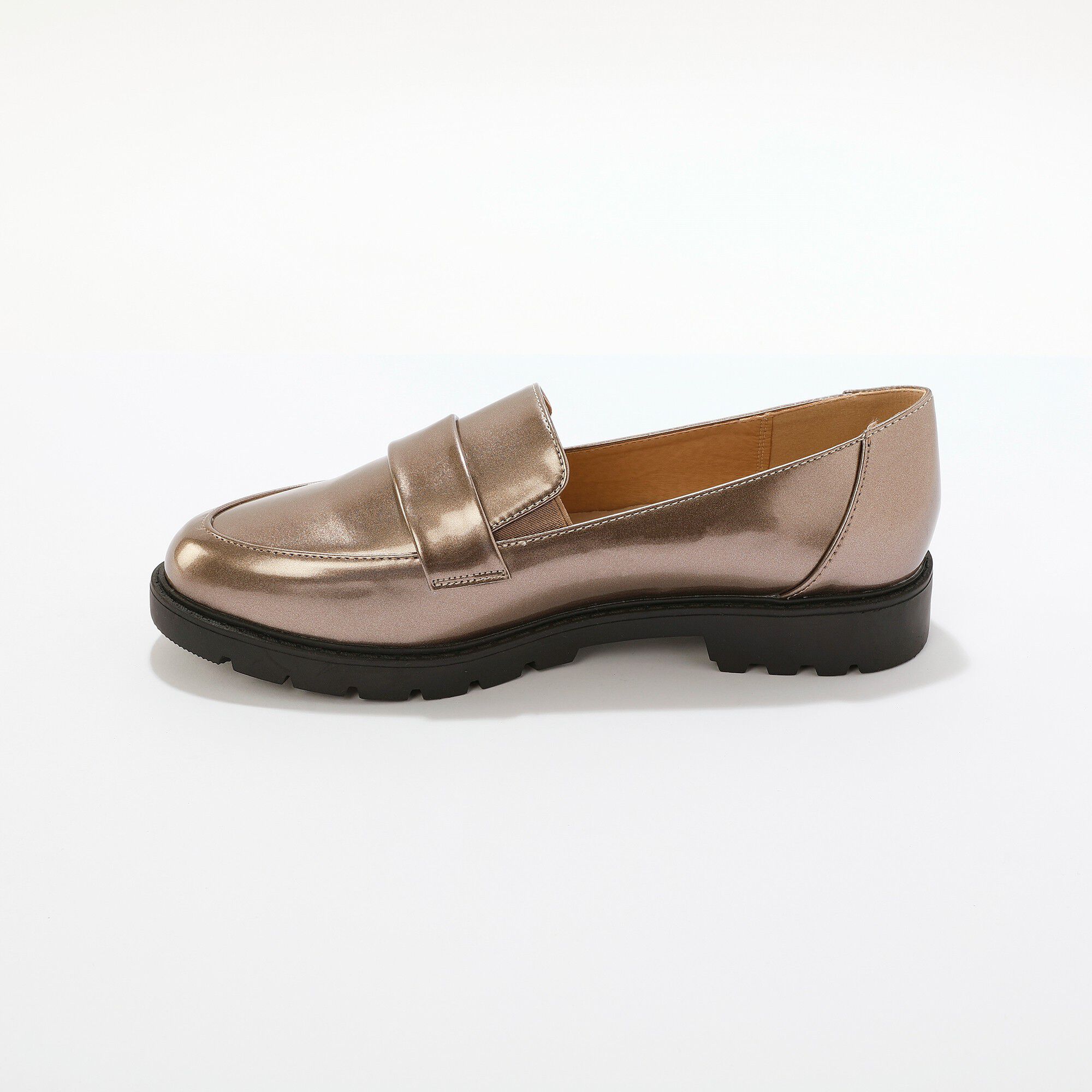 Mocassins vernis à semelle crantée