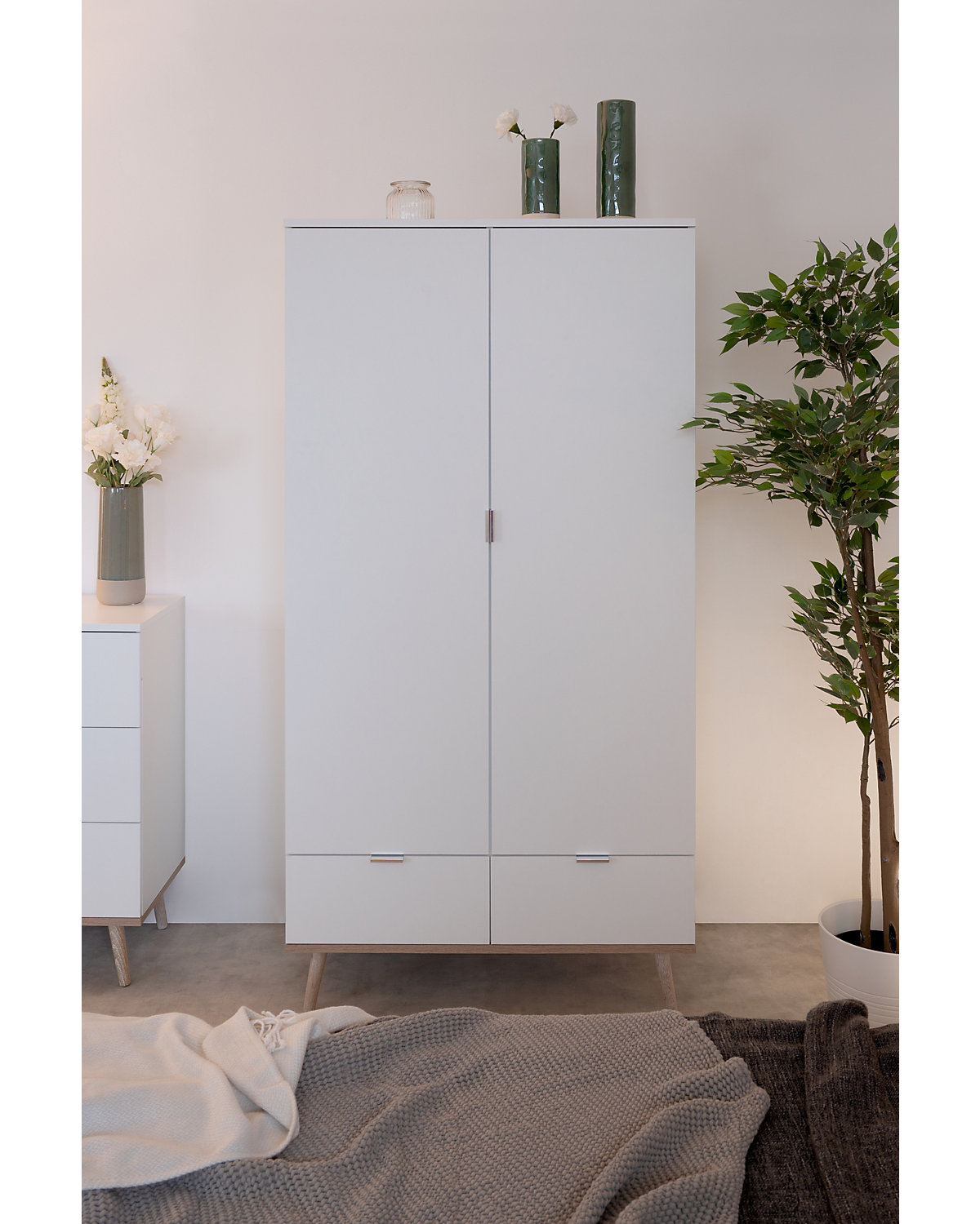Kleiderschrank 