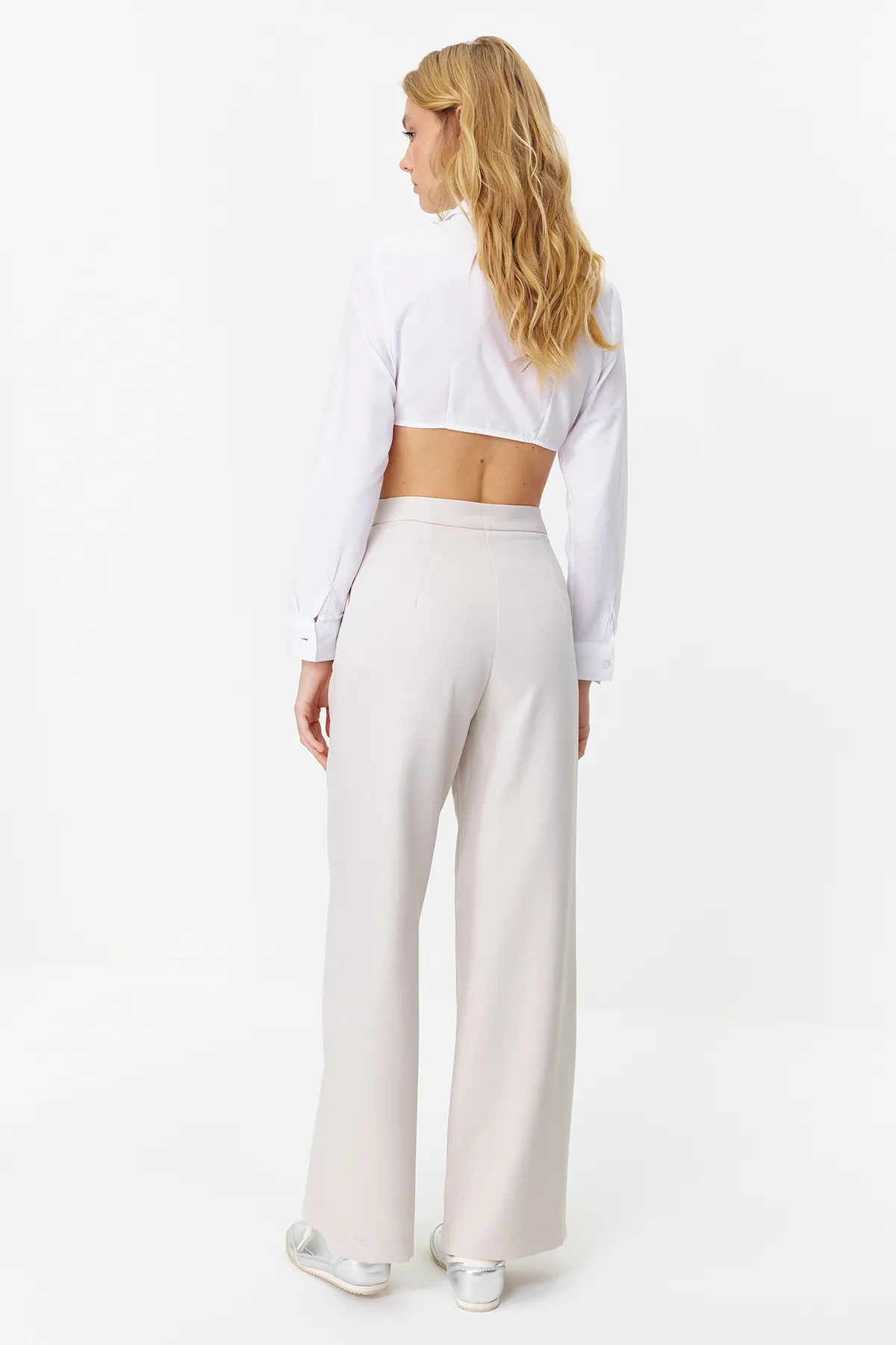 Trendyol Collection  Graue, plissierte Webhose mit weitem Bein TWOSS21PL0189