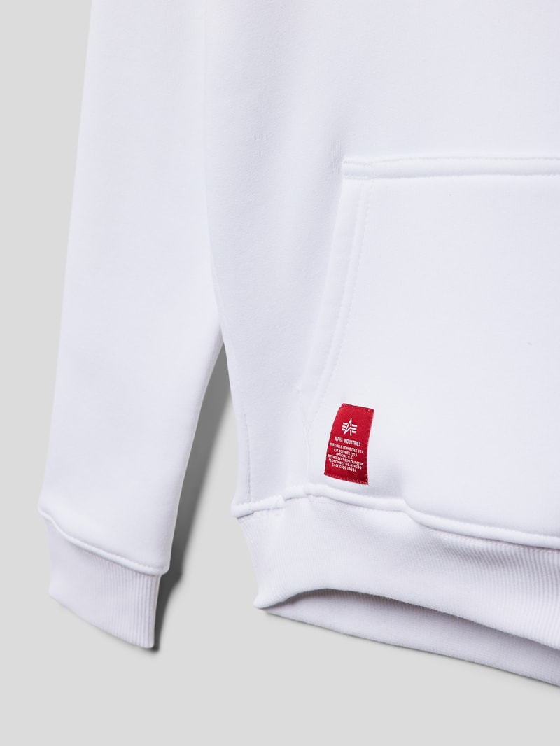 Hoodie mit Label-Details Modell 'Basic' in weiß