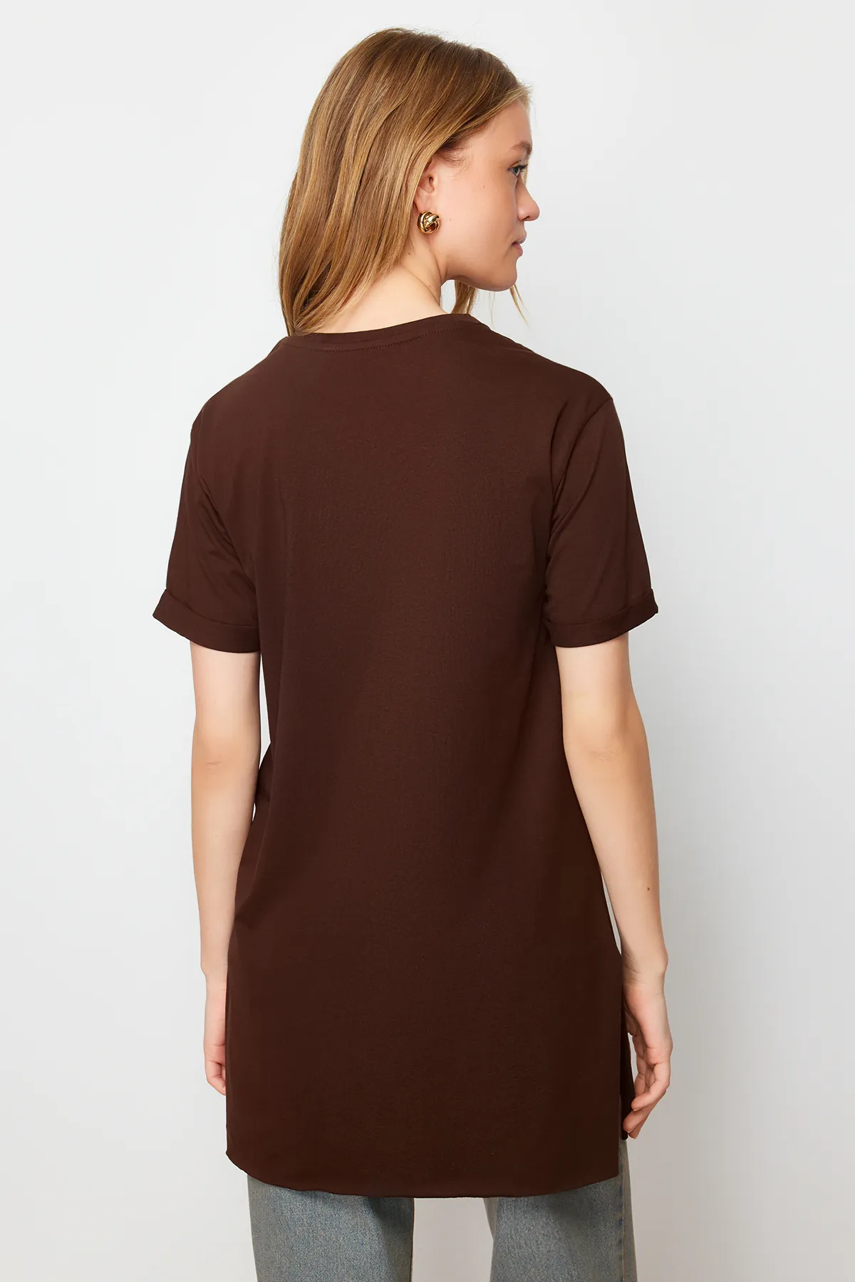 Trendyol Modest  Braun-beige 2er-Pack geschlitzte, kurzärmlige Basic-Strick-T-Shirts mit Rundhalsausschnitt TCTSS21UK0009