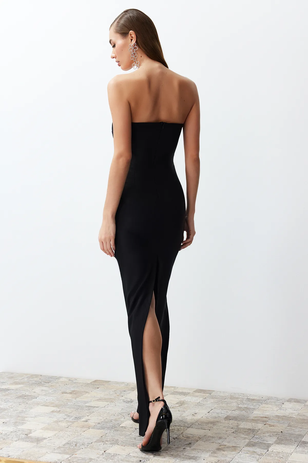 Trendyol Collection  Schwarzes, körperbetontes, gewebtes langes Abendkleid TPRSS24AE00053