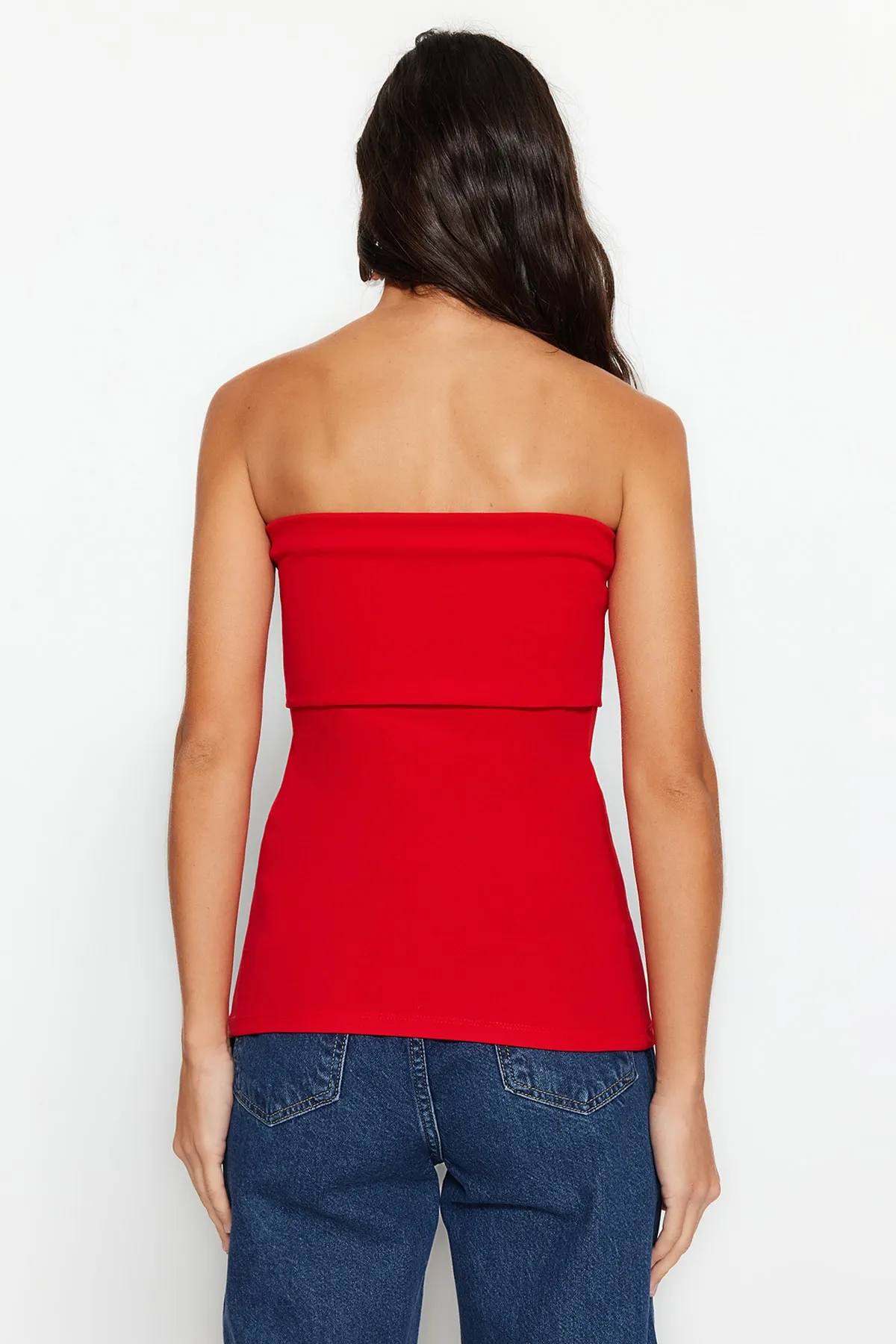 Trendyol Collection  Rote Krepp-Strickbluse mit trägerlosem Kragen und seitlichem Reißverschluss TWOSS23BZ00928