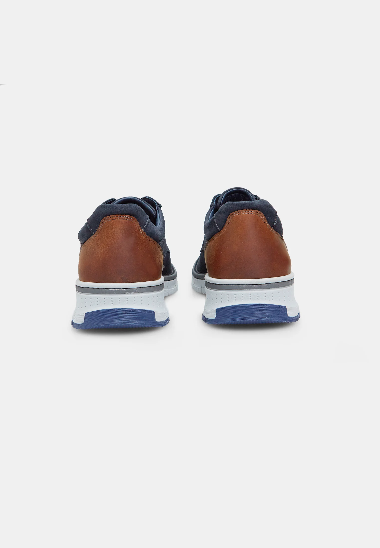 Zapatos deportivos con cordones Bata