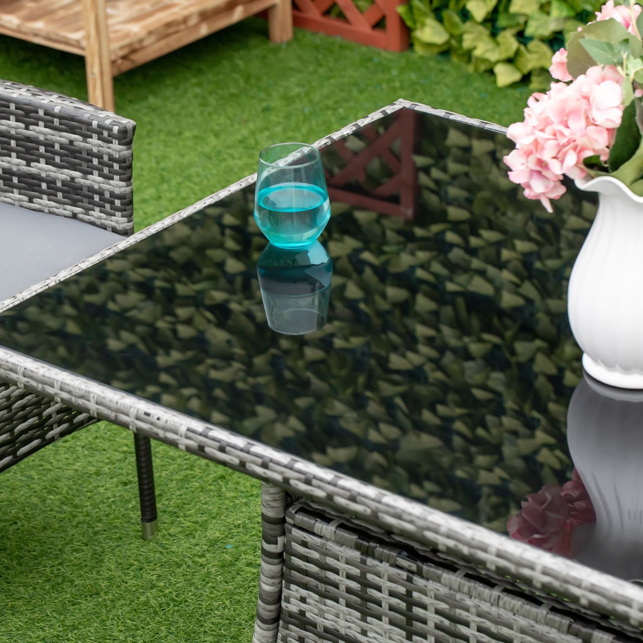 Outsunny Gartentisch Glastisch Esstisch Gartenmöbel Tisch, Polyrattan Sicherheitsglas, Grau Schwarz, 150x85x74cm
