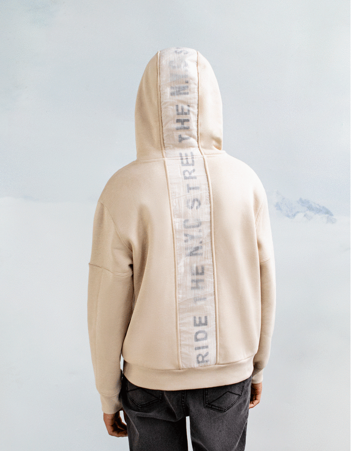 Sweat beige nylon quadrillé dos garçon
