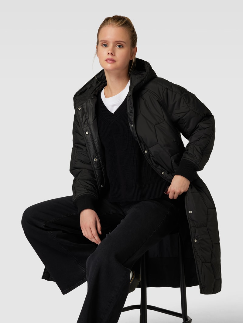Steppmantel mit Kapuze in schwarz
