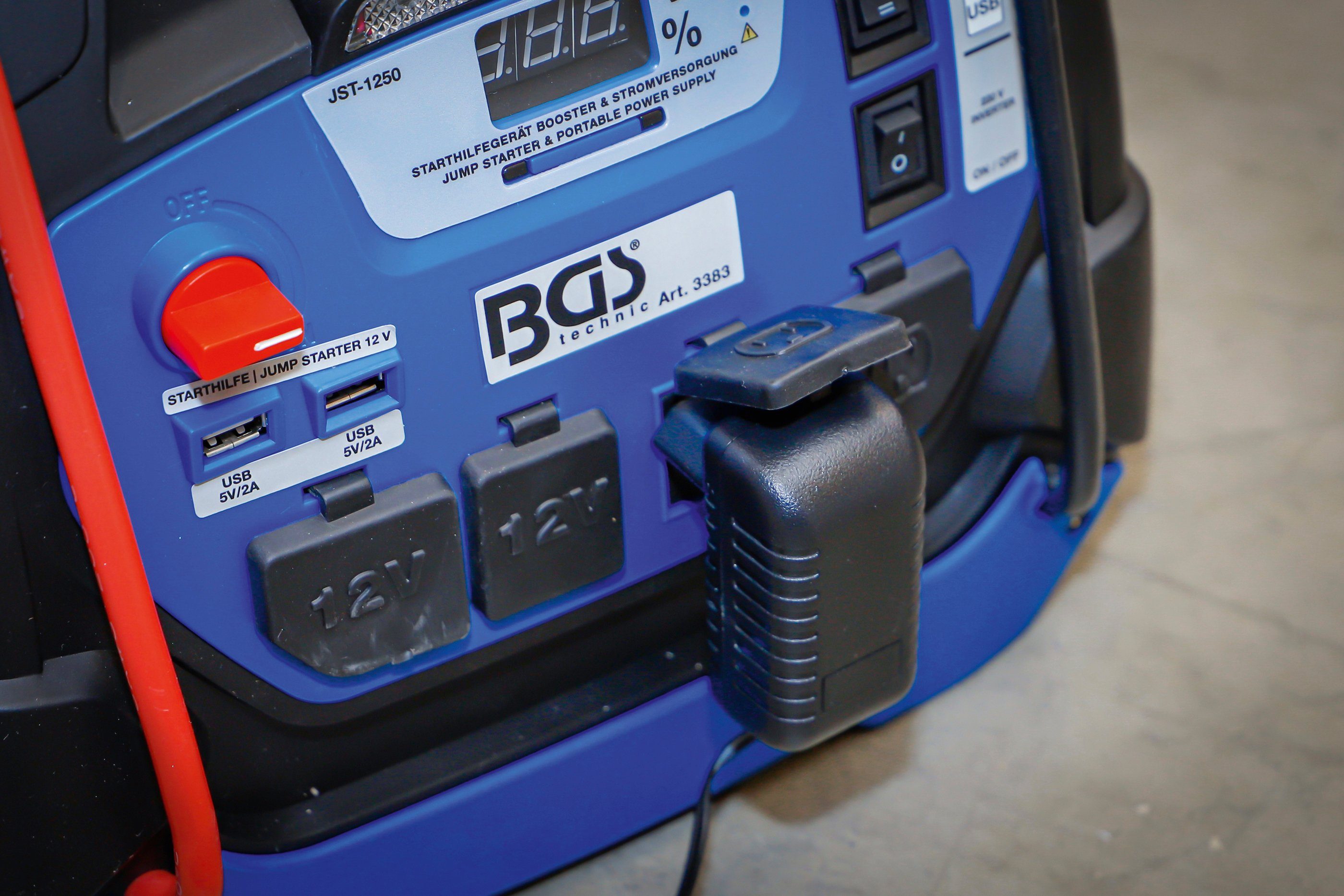BGS 3383 Starthilfegerät, 5 in 1: Starthilfe, Kompressor, Powerbank, 220V Spannung, Leuchte