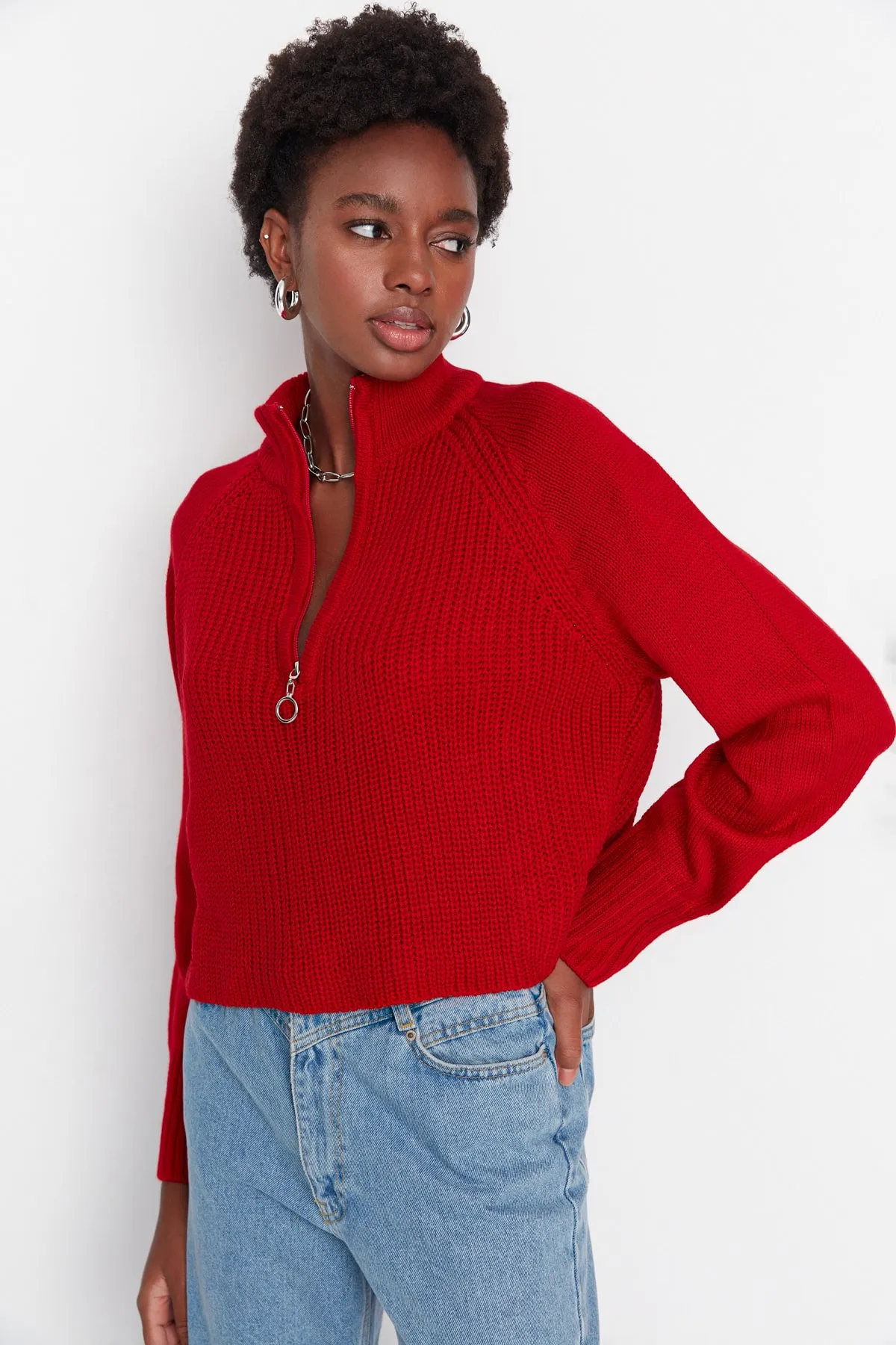 Trendyol Collection  Roter Strickpullover mit Stehkragen TWOAW22KZ1632
