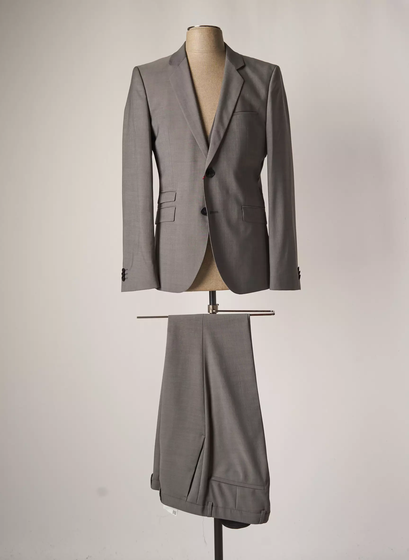 Hugo Boss Costumes Ceremonie Homme couleur gris