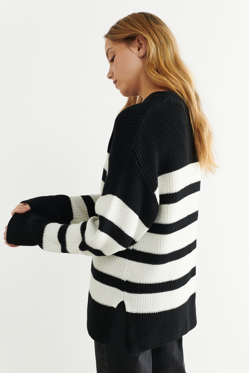 Y knitted casual sweater
