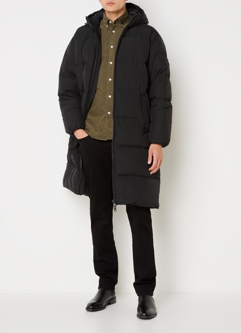 Jaqueta puffer Tommy Hilfiger com enchimento de plumas e logotipo.