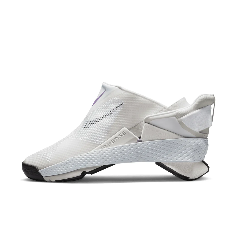 Nike Go FlyEase DR5540-104 / weiss