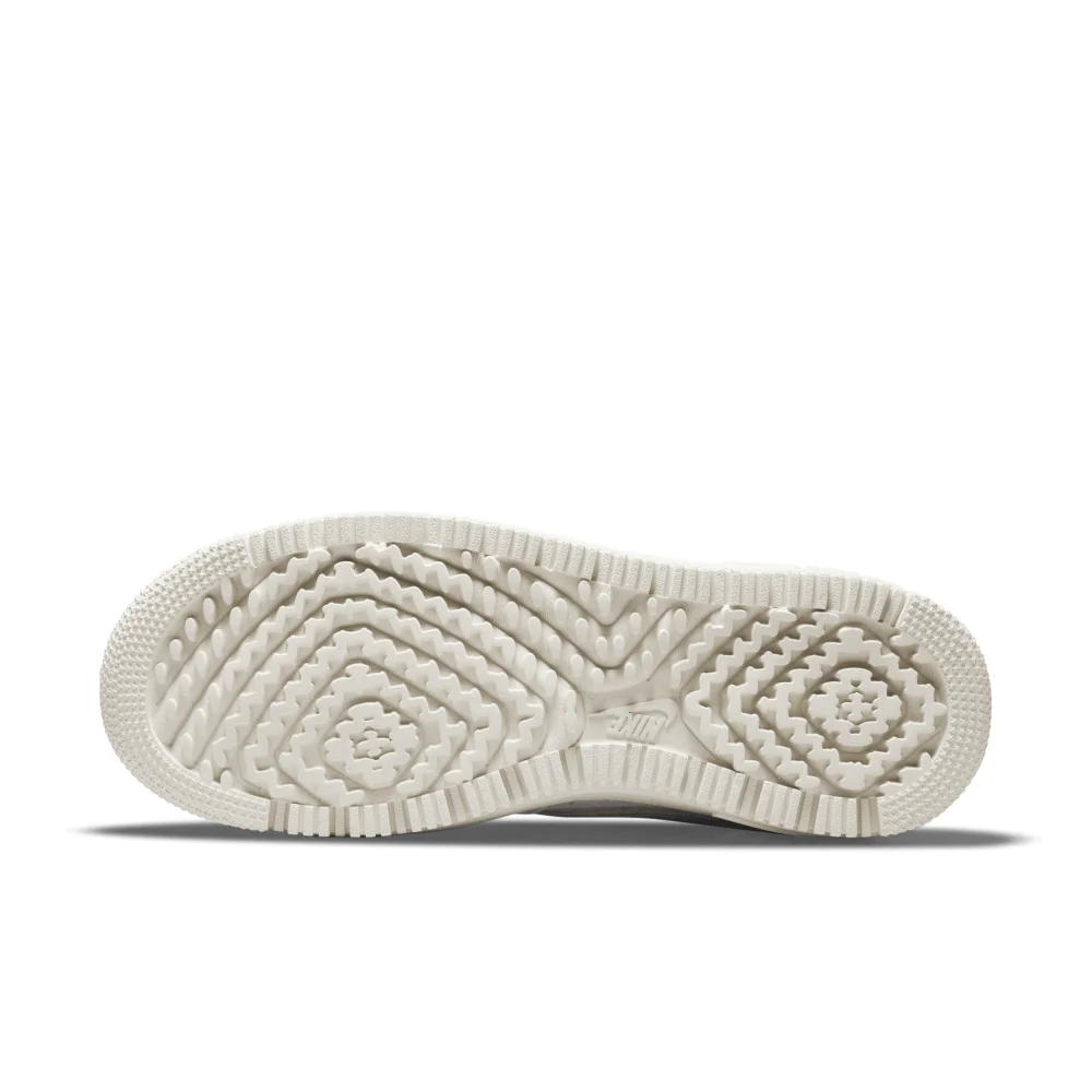 Nike Air Force 1 Luxe DD9605-100 / weiss