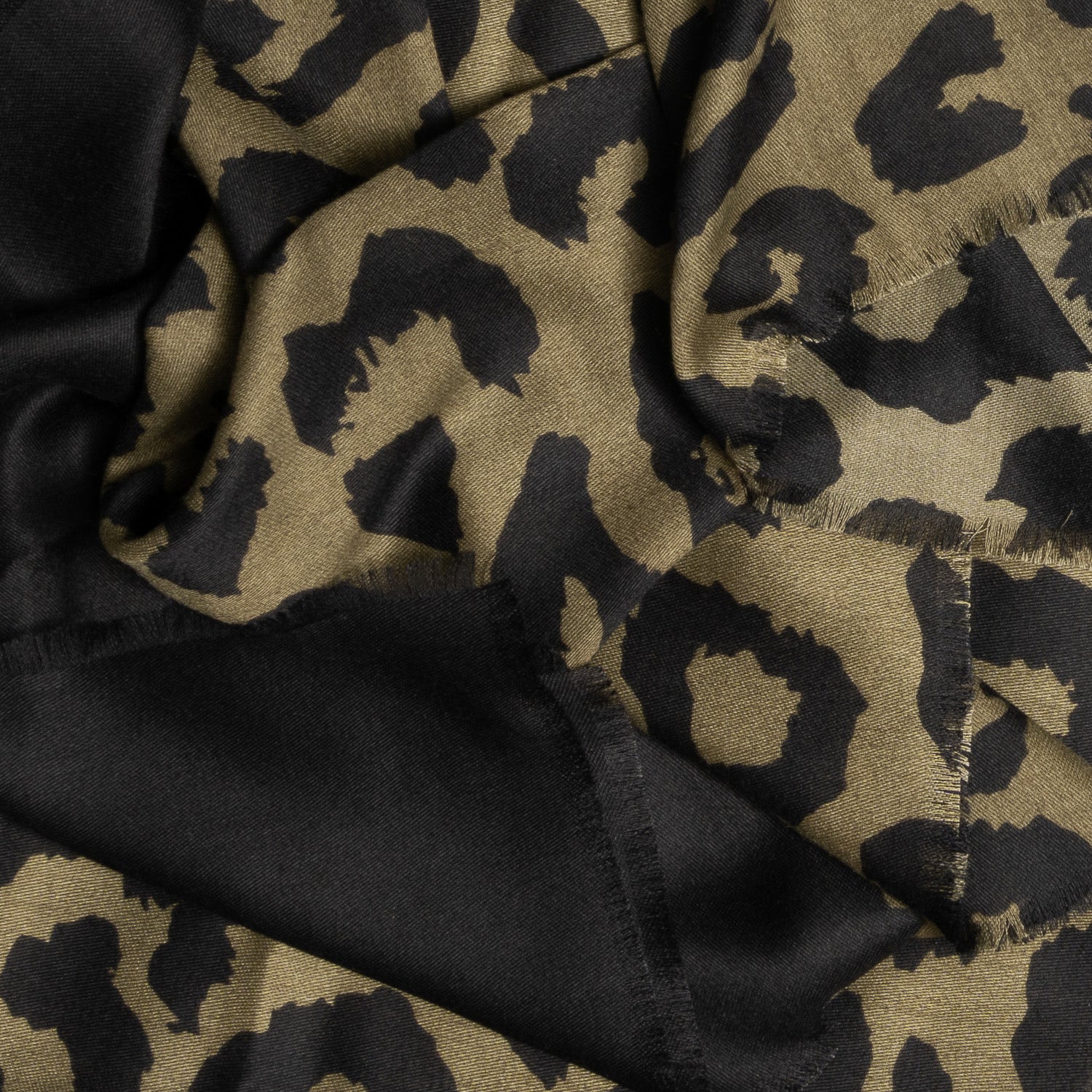 Chèche kaki et noir à maxi motif léopard